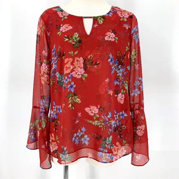 Cabi Devoted Blouse # 3590, Watercolour Floral Print 3/4 Bell Sleeve Top, Small - Picture 3 of 16